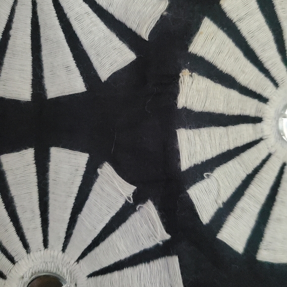 Tory Burch embroidered vneck flare sleeves size 2 - Picture 4 of 10